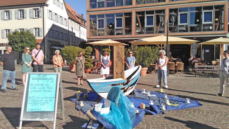 Mahnwache auf dem Marktplatz in Saulgau