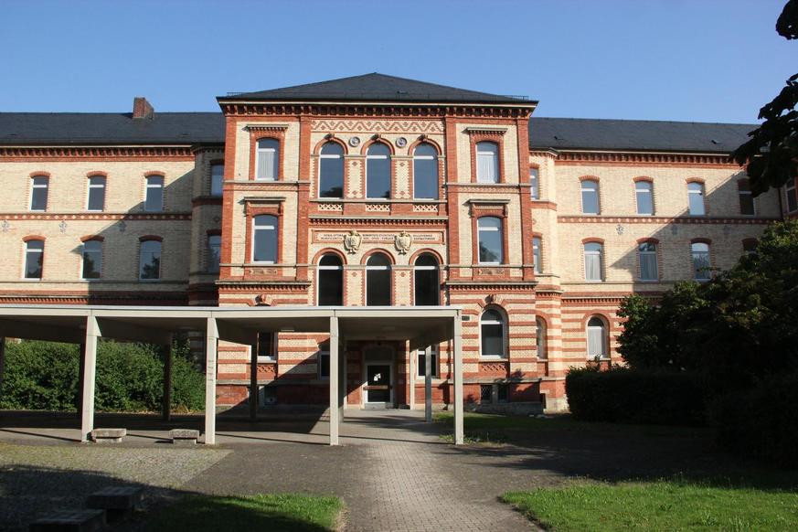 sz-online-20151001-bad-saulgau-jap-schule1.jpg